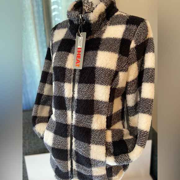 32 Degrees Jackets & Blazers - 32* Degrees Heat~NWT~Soft Faux Fur Black & White Plaid Full-Zip Jacket~Size M